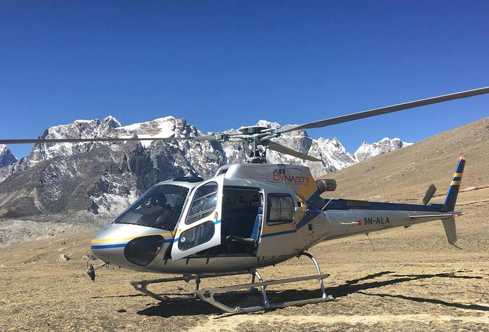Landing Tour at Everest Base Camp by Helicopter Flight